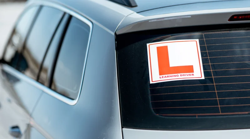 İngiltere ehliyet sınavı ve L plakalı araç