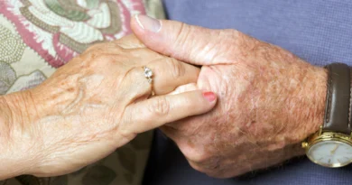 ingiltere emeklilik sistemi ve yaşlı çift