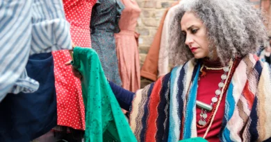 İngiltere ikinci el alışveriş için charity shop vitrini